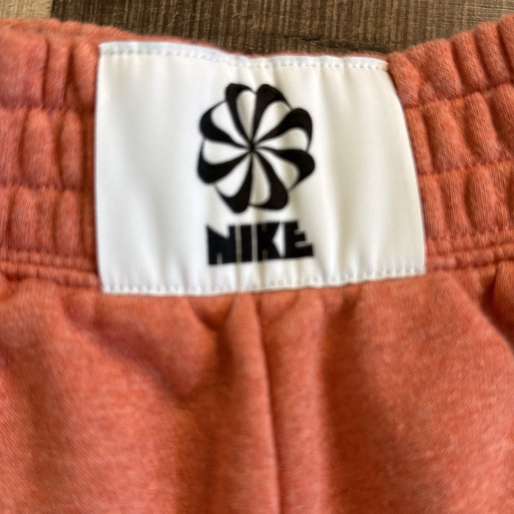 Nike Women's Loose Fit High Rise Move To Zero Shorts Sz S - Picture 4 of 7